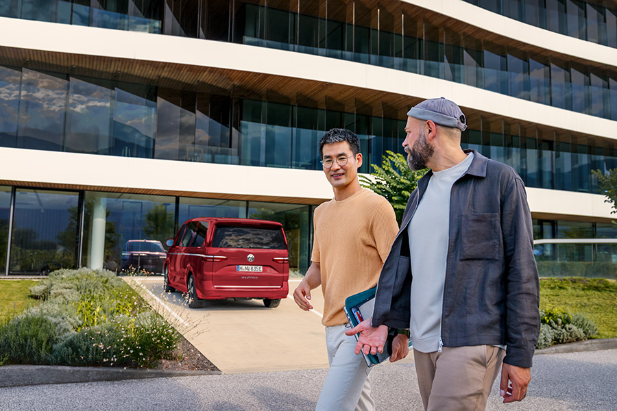 Der VW Multivan eHybrid im Autohaus Borgmann